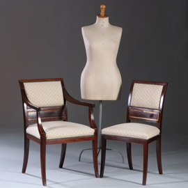 Stel van 10 directoire stoelen in hiërarchische maten incl nieuwe bekleding naar wens  (No.211745)