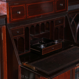 Een bijna 3 m. lange lage boekenkast met secretaire 1910  Maple & Co [No.222140)