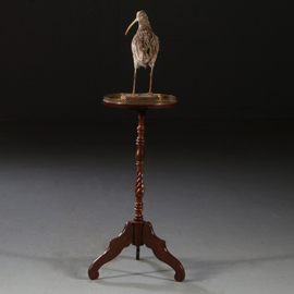 Antieke wijntafel / bijzettafels / Gueridon ca 1900 in noten met opengewerkt messing hekje (No.880210)