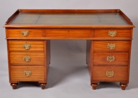 Antieke bureaus / mahonie scheeps bureau / Military desk / campaign desk ca. 1890-1900 (No.463413)