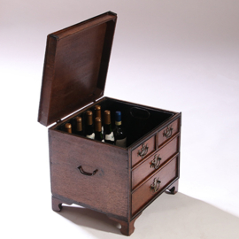 Antieke wijnkist of cellerate Engels 18e eeuw met "faux drawer" (No.892915)