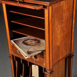 Antieke kast / Smal en hoog muziekkastje uitbundig ingelegd en uitzonderlijk ca. 1890 fraai van kwaliteit (No.290627)