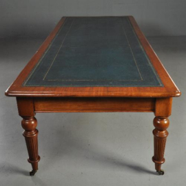 Antieke tafel / uitzonderlijk grote Victoriaanse bibliotheektafel ca. 1855  306X123 in mahonie met blauw leer (No.291431)