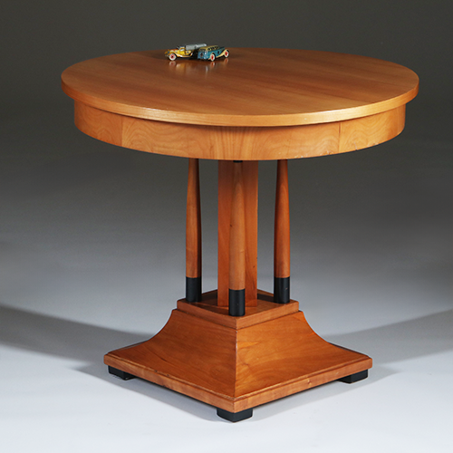 Art Deco Salontafel in blond kersen met zwart gelakte details ca 1915 (No.301810)