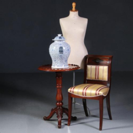Antieke bijzettafels / Grote wijntafel Victoriaans mahonie ca. 1860 met geschulpte opstaande rand (No.691747)