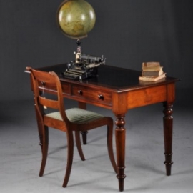 Antieke bureaus / Kleine schrijftafel of Sidetable met zwart leer ingelegd 1875. (No.665304)