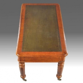 Antieke schrijftafels / Victoriaanse Schrijftafel met groen leer ingelegd schrijfblad ca. 1875 (No.692306)