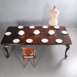 Antieke tafels / Kloeke mahonie wind out table ca. 1880 met mooie oude bladen te vergroten tot 10 personen (No.651522)