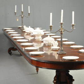 Antieke tafel / Indrukwekkende Coulissetafel ca. 1870 uitschuifbaar tot zeker 20 couverts  (No.370552)