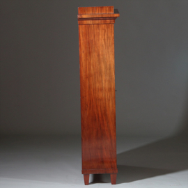 Kleine zeer strakke Biedermeier boekenkast of servieskast ca 1820 donker interieur (No.962610)