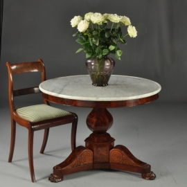 Antieke tafel / Franse tafel Empire - Restauration ca. 1815 bloemmahonie met  marmer blad.  (No.601446)