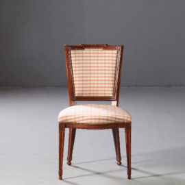 Antieke stoelen / Stel van 7 Louis Seize stoelen  ±1800 waarvan 1 met armleuningen (No.831767)