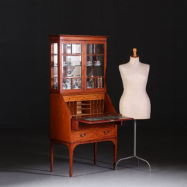 Antieke bureaus / Notenhouten secretaire ca. 1900 met 3-zijdig beglaasde vitrine (No.542447)