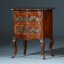 Kleine Dresdener Barok commode ca 1860 in noten met wortelnoten en uittrekbaar blad (No.400940)