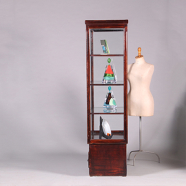 Vrijstaande Art Deco  juweliersvitrine met verlichting en plintlade ca 1910 (No.500505)