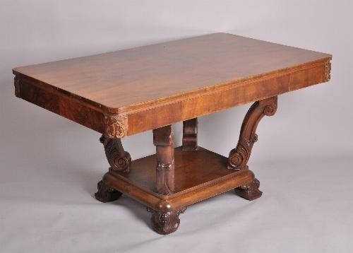 Antieke tafel / Franse rechthoekige art deco eetkamer op gebogen voet tafel 1920 in notenhout (No.463514) | Verkochte antieke meubelen / beeldbank / archief | AntiekSite.nl