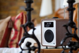 Ruark Audio R1 deluxe tafelradio met DAB+, FM en Bluetooth, Rich Walnut