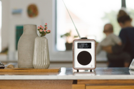 Ruark Audio R1 deluxe tafelradio met DAB+, FM en Bluetooth, Rich Walnut