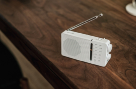 Sangean Pocket 110 (SR-36) budget AM en FM radio met ingebouwde luidspreker, wit