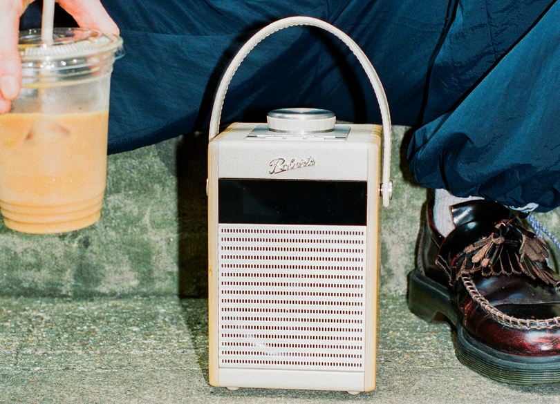 Roberts Rambler Midi portable retro DAB+ radio met FM en Bluetooth, Pastel Cream
