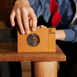 We Are Rewind Serge draagbare oplaadbare stereo cassette speler met Bluetooth zender, oranje