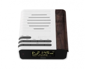 Pure Milano DAB+ en FM wekkerradio in slaapkamerwit met warm hout