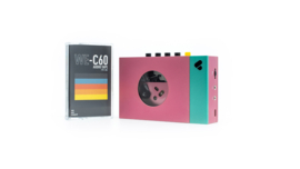 We Are Rewind Edith draagbare oplaadbare stereo cassette speler met Bluetooth zender, roze