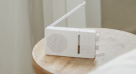 Sangean Pocket 110 (SR-36) budget AM en FM radio met ingebouwde luidspreker, wit