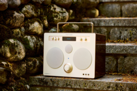Tivoli Audio SongBook Max premium draagbaar geluidssysteem met Bluetooth, DAB+ en FM radio en (gitaar-) versterker op accu, cream brown