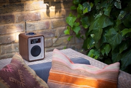 Ruark Audio R1 deluxe tafelradio met DAB+, FM en Bluetooth, Rich Walnut