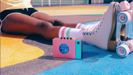 We Are Rewind Edith draagbare oplaadbare stereo cassette speler met Bluetooth zender, roze