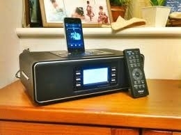 TEAC SR-2 stereo AM FM radio met iPod / iPhone dock