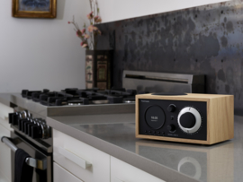 Tivoli Audio Model One+ DAB+ radio met FM en Bluetooth, eik