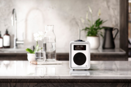 Ruark Audio R1 deluxe tafelradio met DAB+, FM en Bluetooth, Soft White