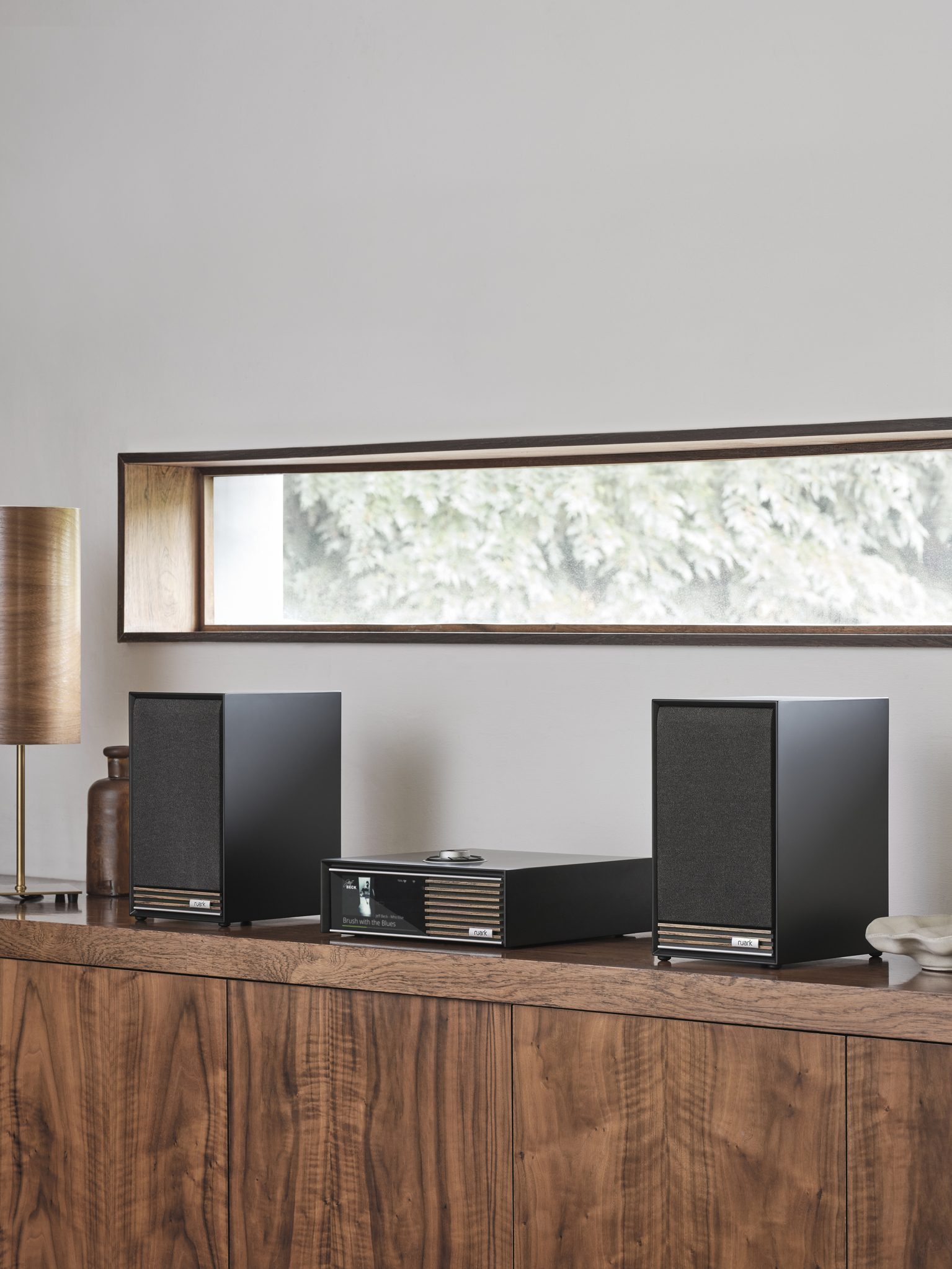 Ruark Audio R610 high end stereo muziek console & Sabre-R set, Satin Charcoal