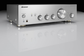 Pioneer A-10AE hifi stereo geïntegreerde versterker, zilver