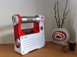 Eton Axis opwindbare AM/FM radio met zaklamp en telefoonlader