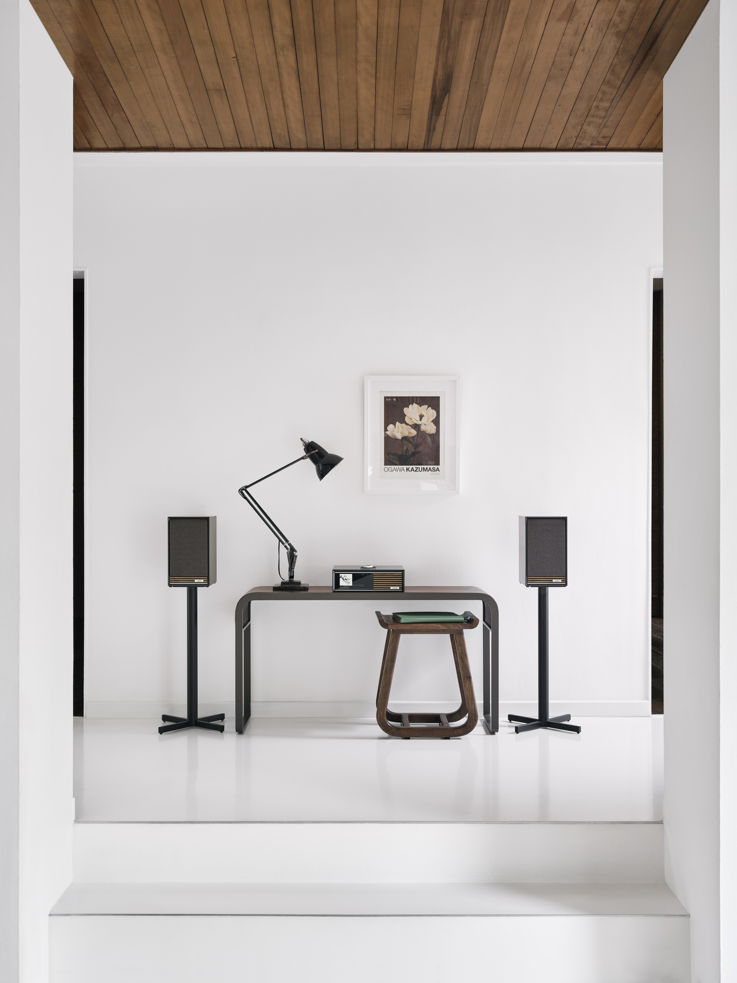 Ruark Audio R610 high end stereo muziek console & Sabre-R set, Satin Charcoal