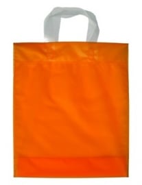 Kunststof draagtas met lus handgreep formaat 30x35+5cm, oranje, verpakt per 500 stuks.