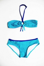 6  Zee & Zo Maladive Blue Flower Bikini maat 140