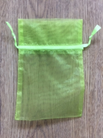 10 LIME GROENE ORGANZA ZAKJES 13 L X 7.5 CM BREED