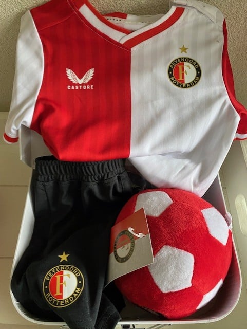 FEYENOORD KOFFERTJE INCL TENUE EN BAL