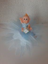 BABY JONGEN OP DUBBELE TULE INCL KAARTJE OP=OP