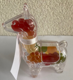 Alpaca gevuld met haribo beertjes lintje en kaartje