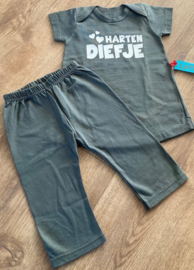 LEUK SETJE MAAT 62/68 MET TEKST