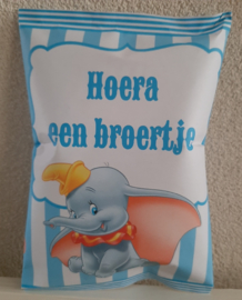 Olifanten zakje gevuld met zakje chips