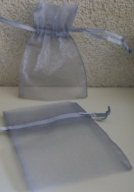 10 GRIJZE ORGANZA ZAKJES 10 X 8 CM