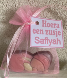 ROZE ORGANZA ZAKJES INCL 1 CHOCOLADE BABY