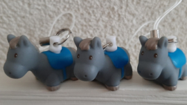 LAATSTE PAARDEN HANGERTJES BLAUW OP = OP