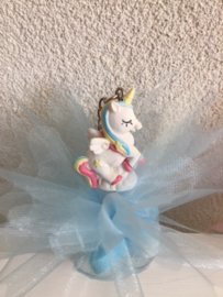 EENHOORN/ UNICORN  SLEUTELHANGER OP BLAUWE TULE